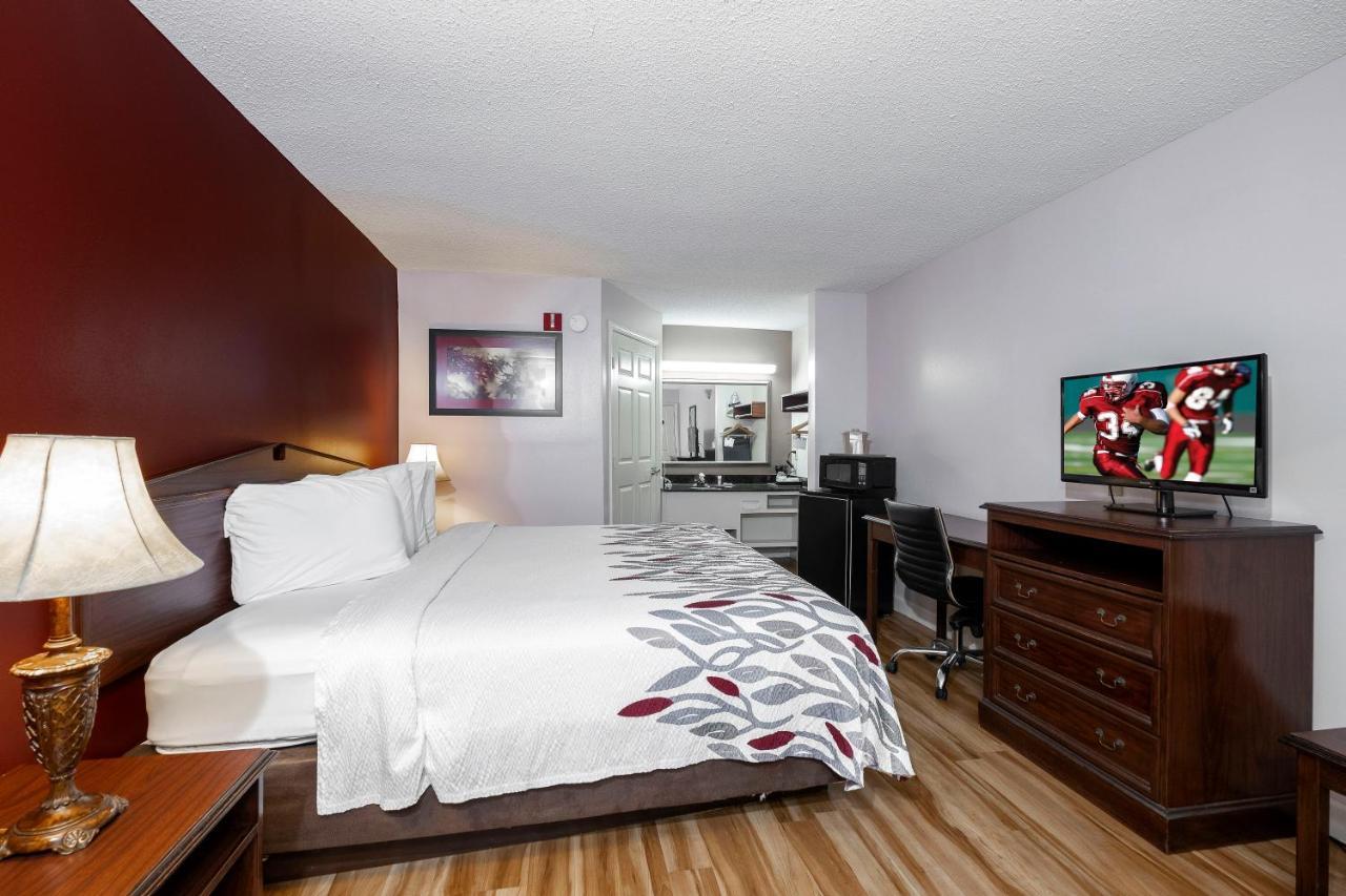 Red Roof Inn & Suites ウィルソン エクステリア 写真