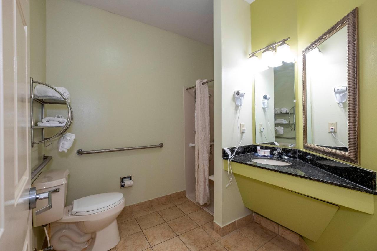 Red Roof Inn & Suites ウィルソン エクステリア 写真