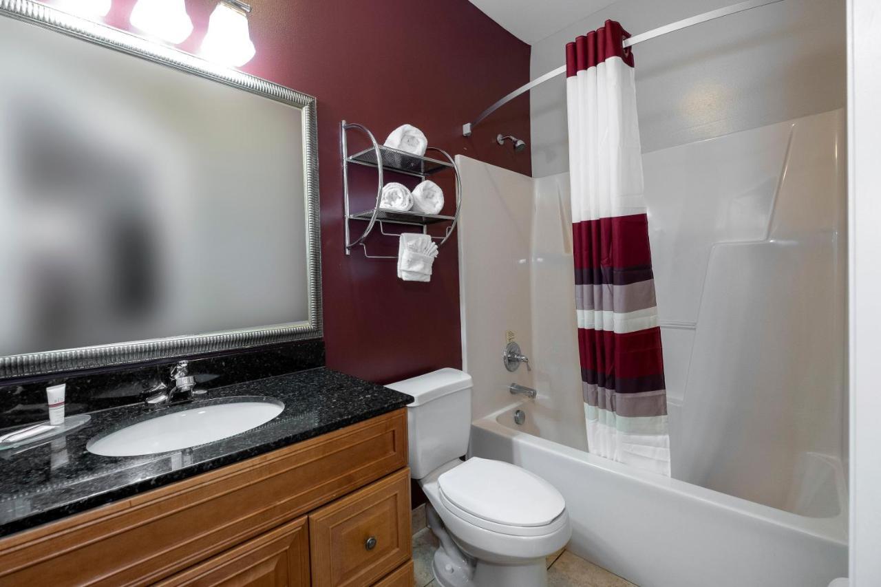 Red Roof Inn & Suites ウィルソン エクステリア 写真