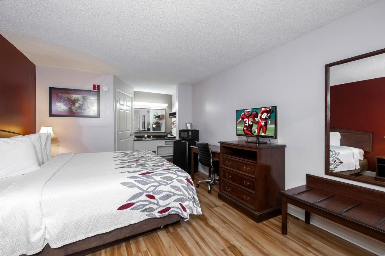 Red Roof Inn & Suites ウィルソン エクステリア 写真