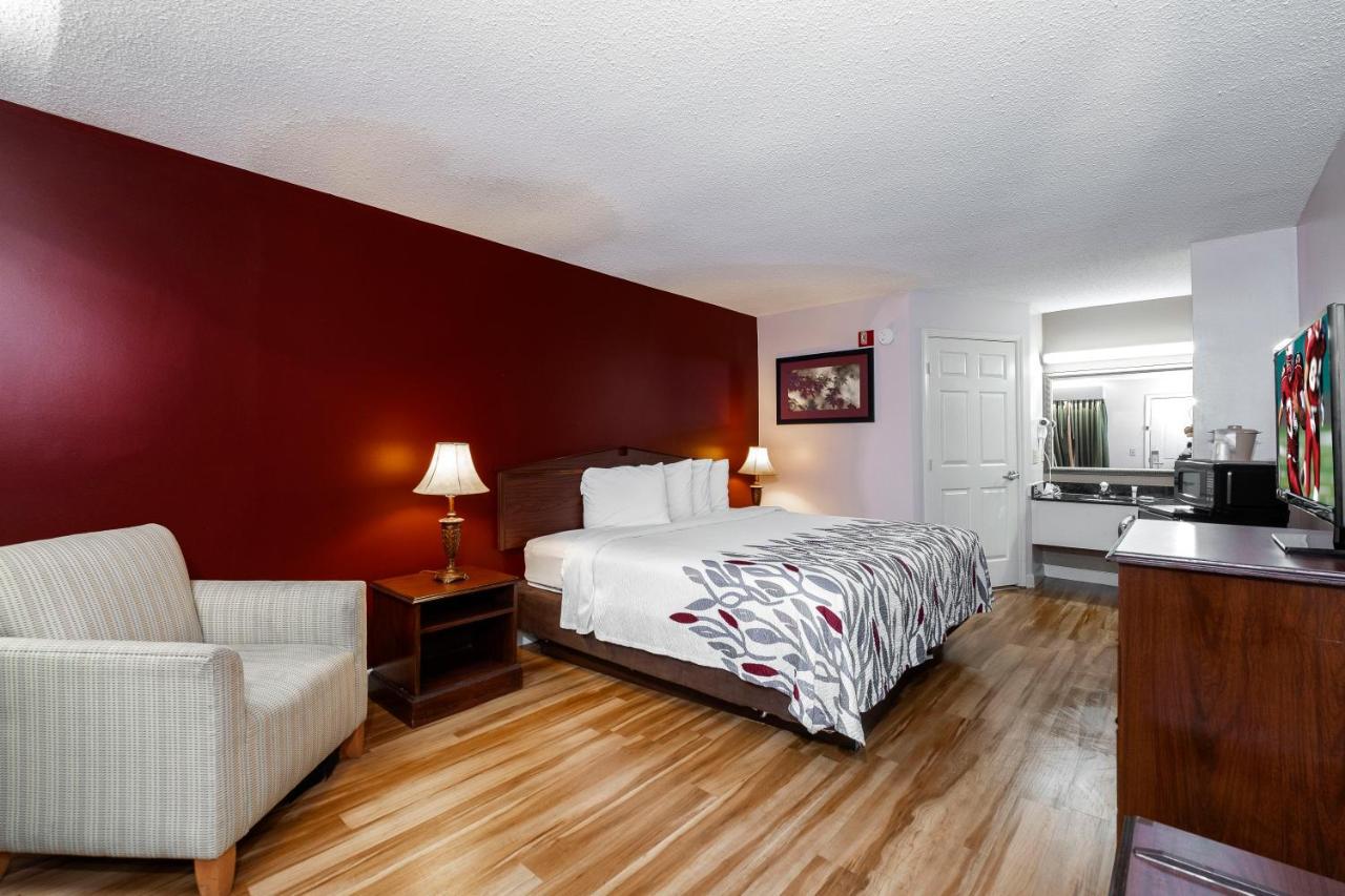Red Roof Inn & Suites ウィルソン エクステリア 写真