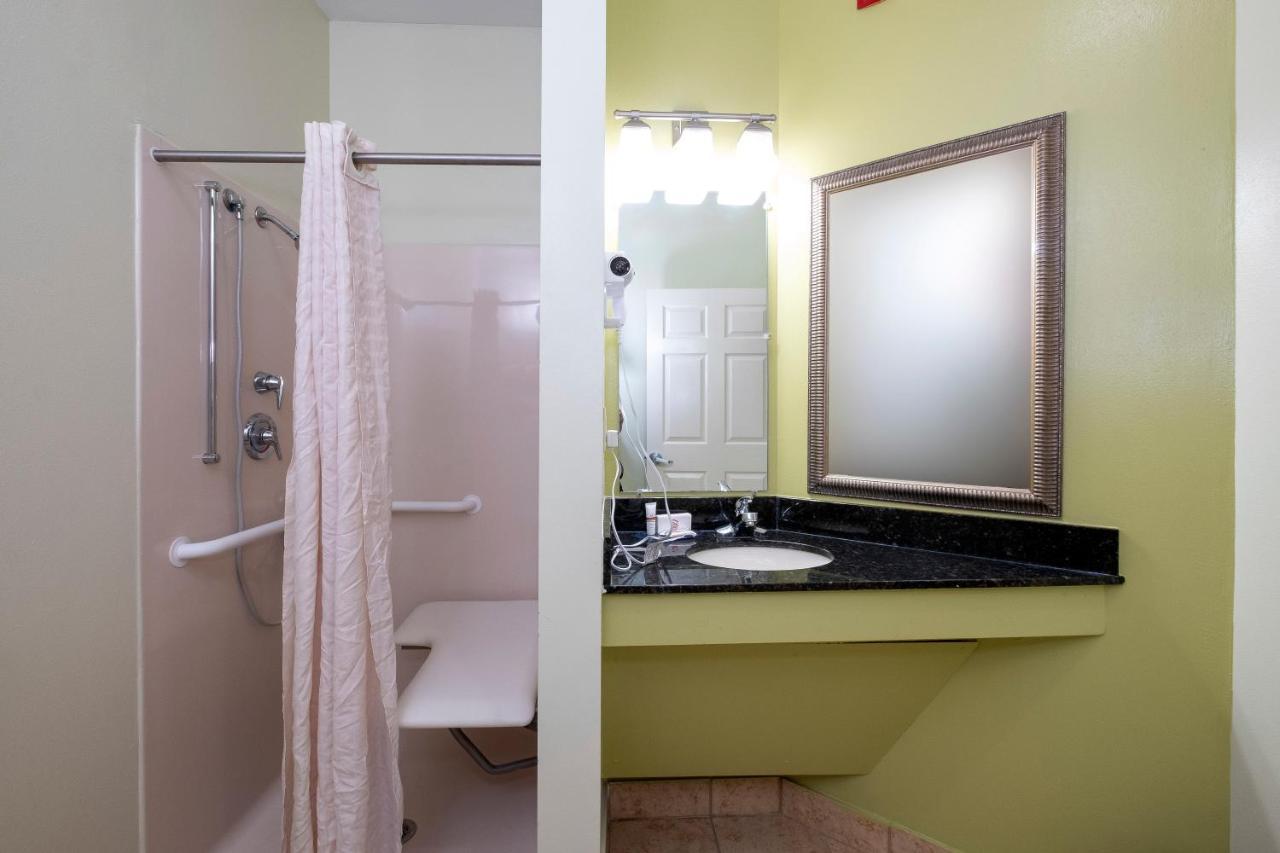Red Roof Inn & Suites ウィルソン エクステリア 写真
